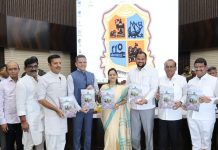 कोणतीही करवाढ व दरवाढ नसलेला ठाणे महापालिकेचा अर्थसंकल्प आयुक्त सौरभ राव यांनी महासभेत केला सादर; महापौर शर्मिला पिंपळोलकर सभेच्या अध्यक्षस्थानी